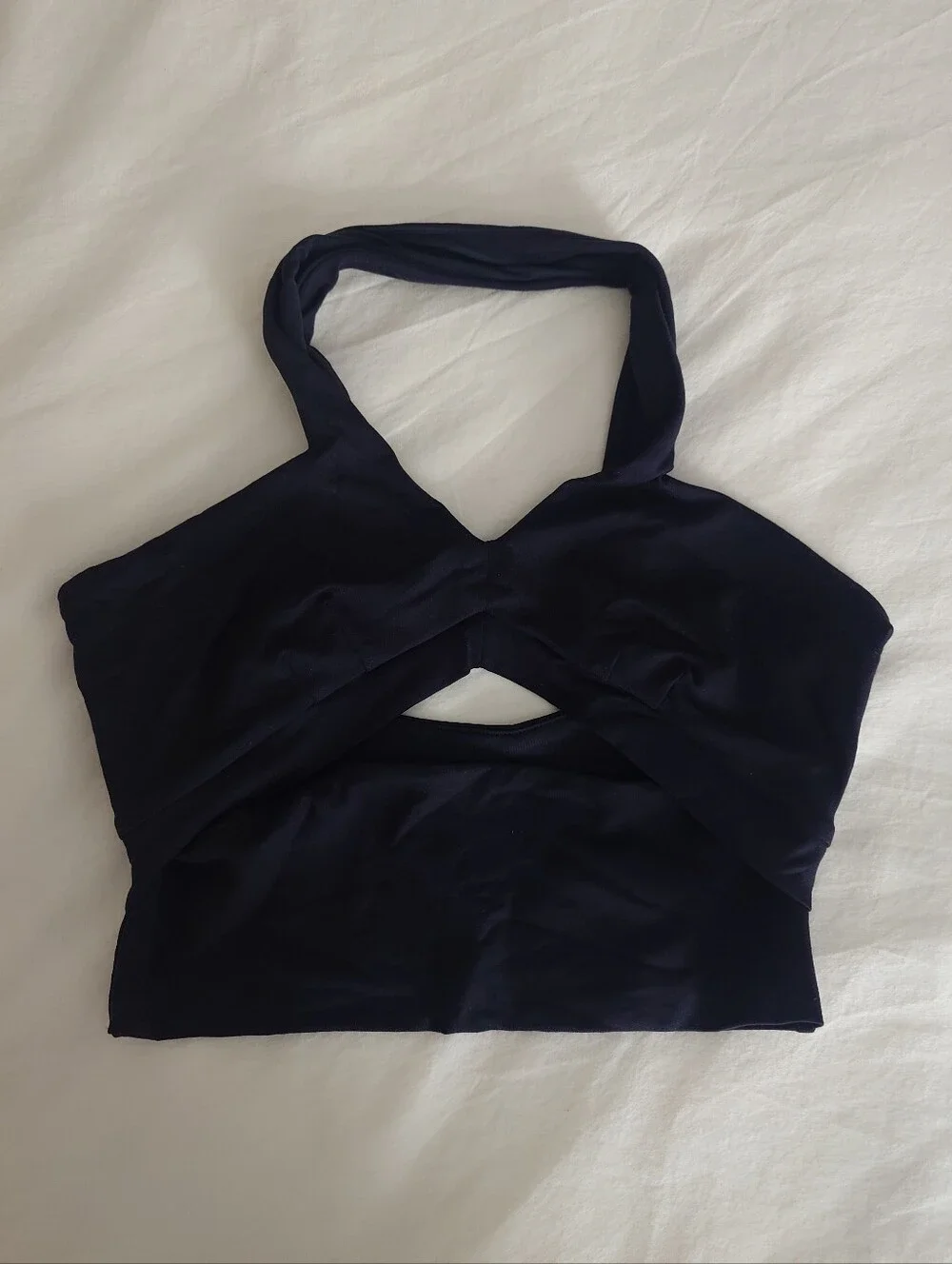NWOT Black ALO Yoga Cut-Out Crop Top Sports Bra S Cropped Gym Airbrush Halter